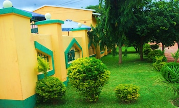 woodlands lodge and tours