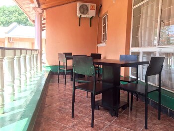 woodlands lodge and tours