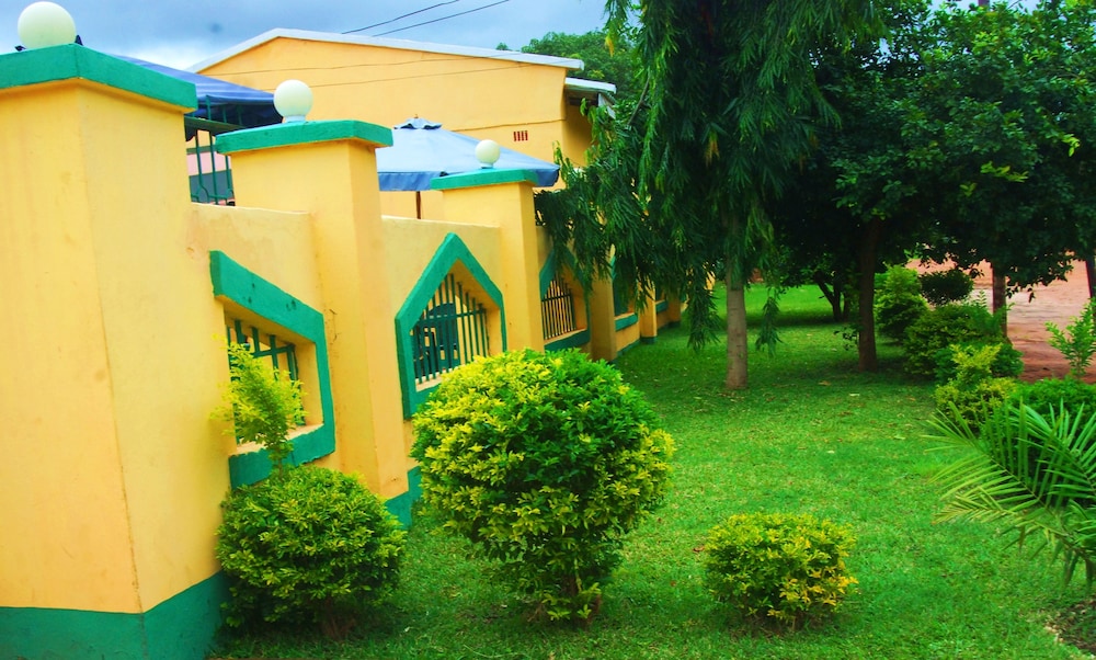 woodlands lodge and tours