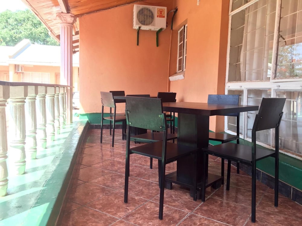 woodlands lodge and tours