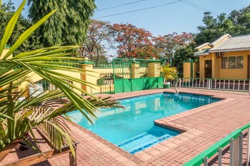 woodlands lodge and tours