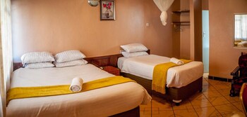 woodlands lodge and tours