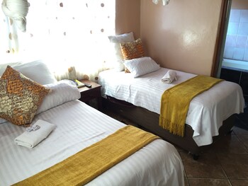 woodlands lodge and tours