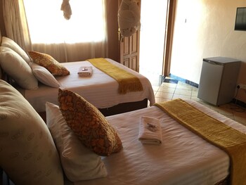 woodlands lodge and tours