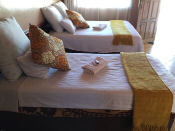 woodlands lodge and tours