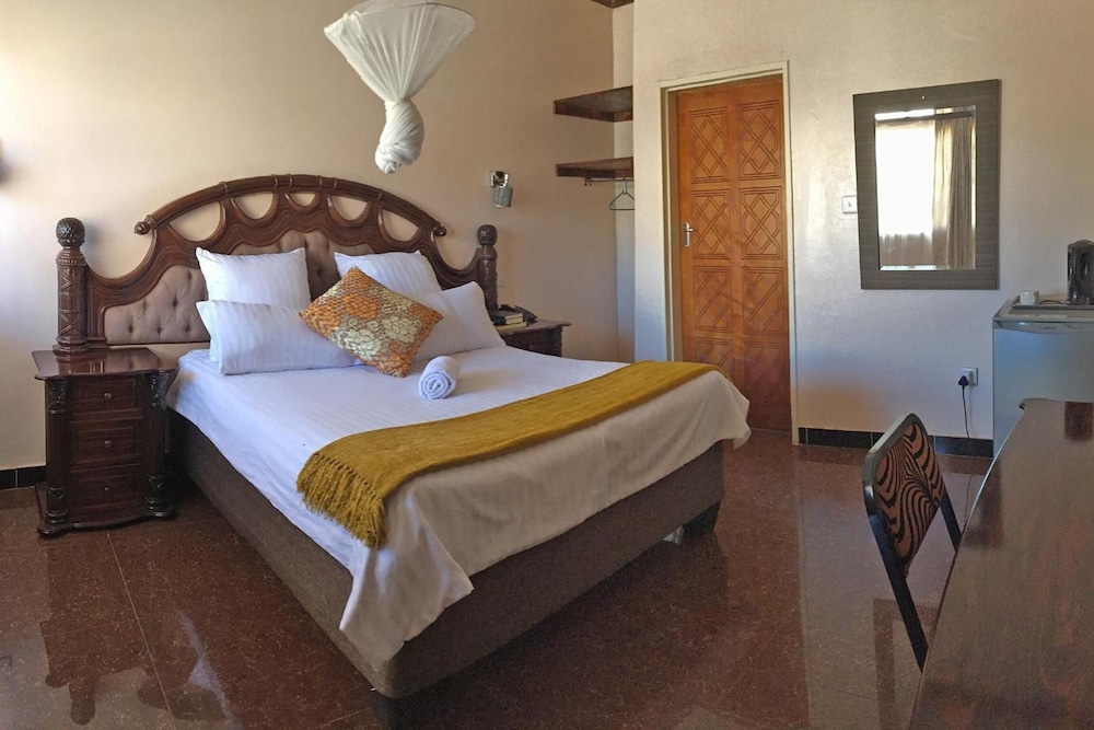 woodlands lodge and tours