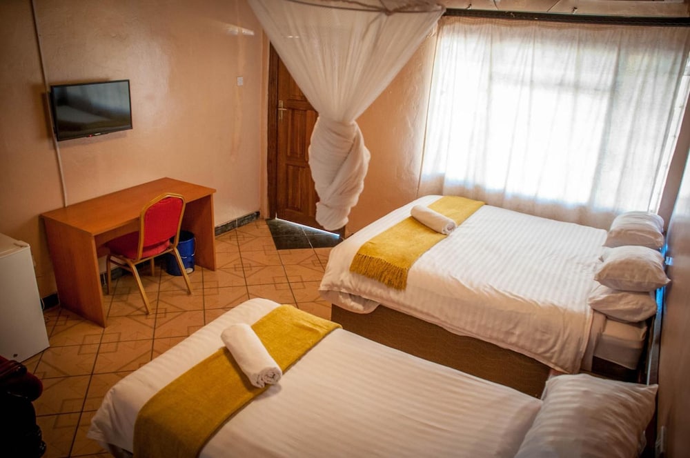 woodlands lodge and tours