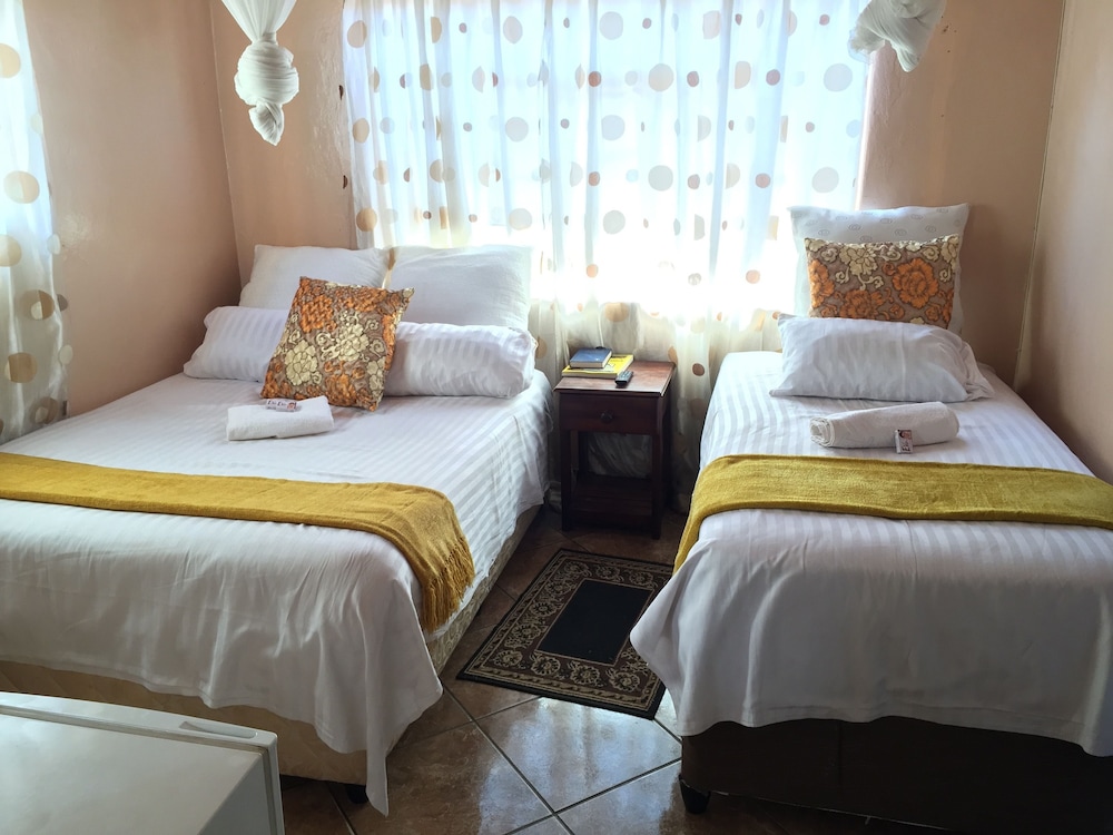 woodlands lodge and tours