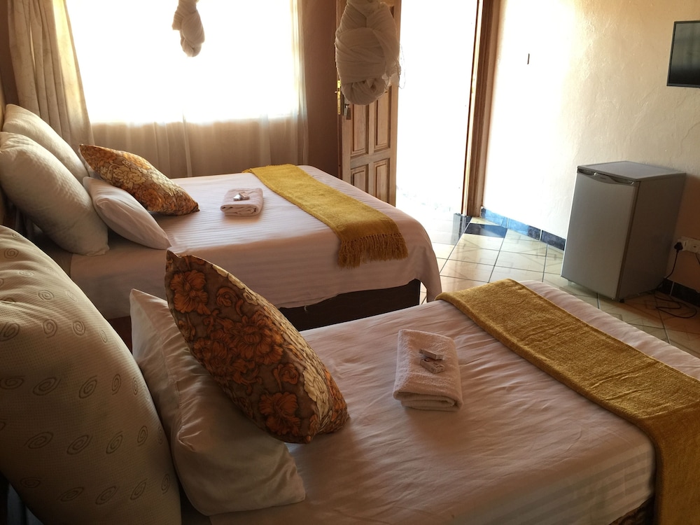 woodlands lodge and tours