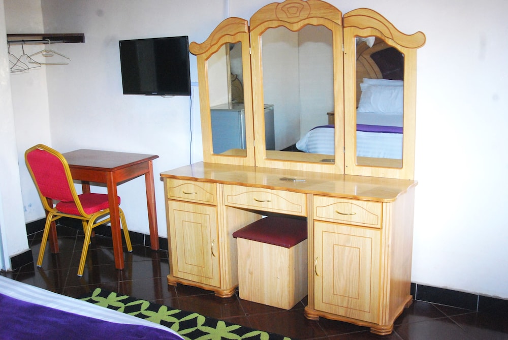 woodlands lodge and tours