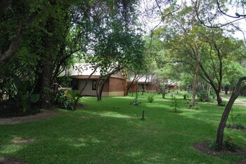 Zambezi Dusk,Livingstone>>Komanyana,4 star