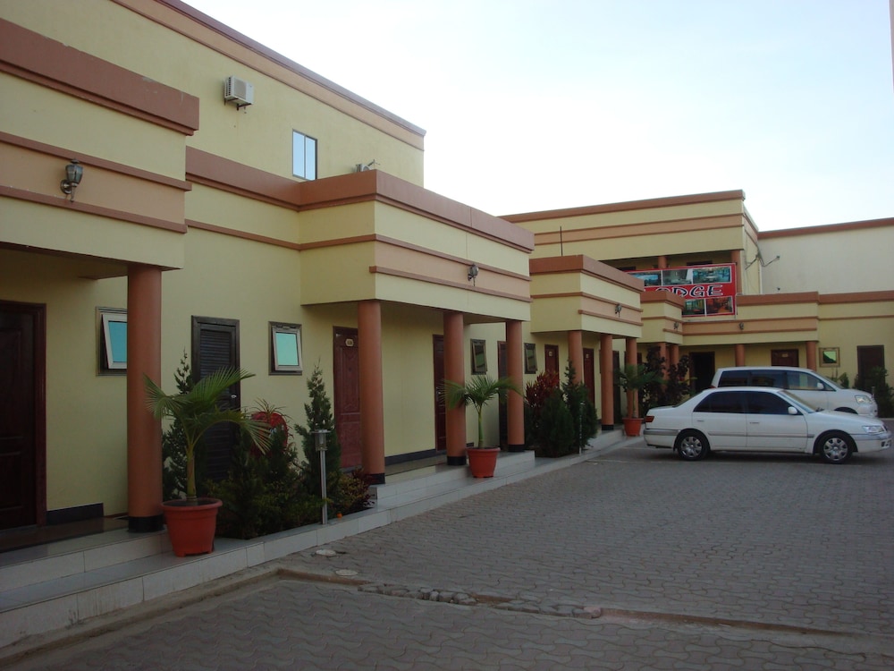 golden zambezi lodge