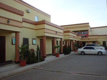 golden zambezi lodge