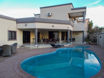 four pillars lodge