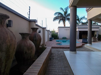 four pillars lodge