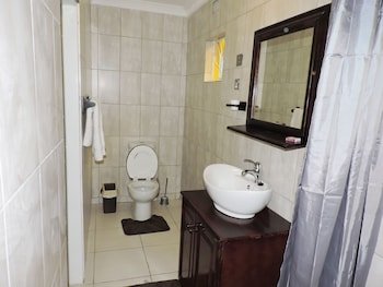 Cafe Zambezi House Of Africa,Near Livingstone Museum,2 star