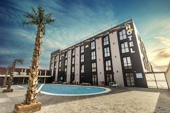 hollywoodland wellness and spa hotel