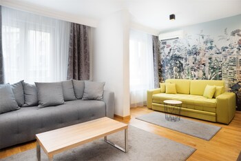 feel belgrade aparthotel