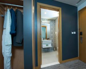 ibis styles manama diplomatic area