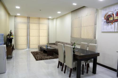 belle tower luxury apartments