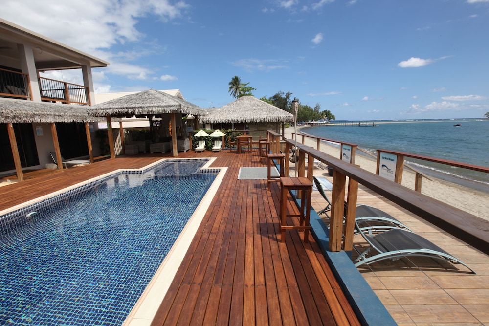 vanuatu beachfront apartments