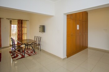 reinah tourist hotel