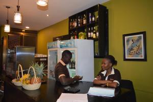 reinah tourist hotel