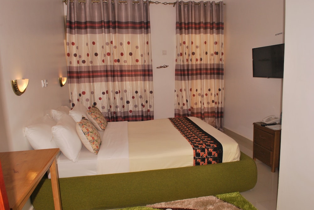 mowicribs hotel and spa