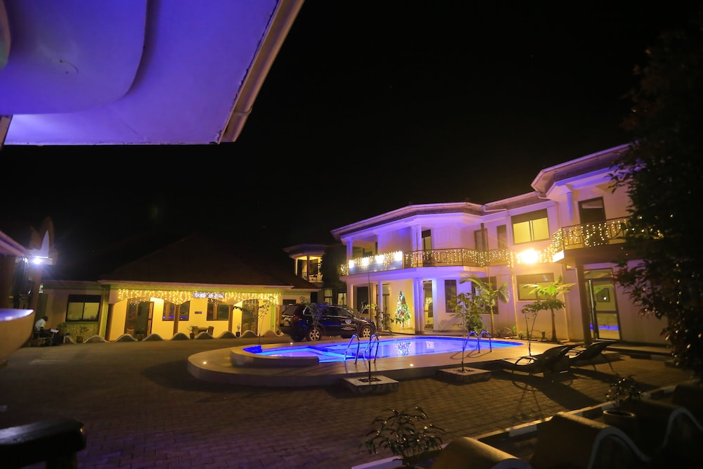 mowicribs hotel and spa