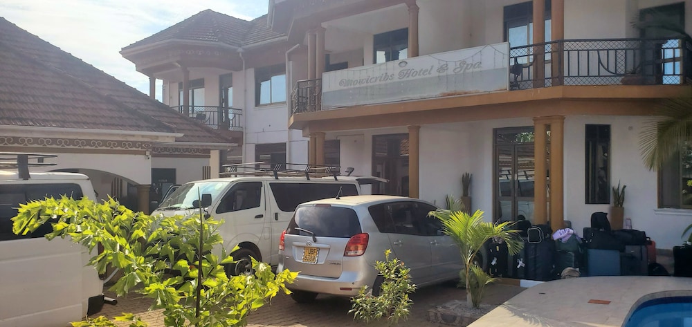 mowicribs hotel and spa