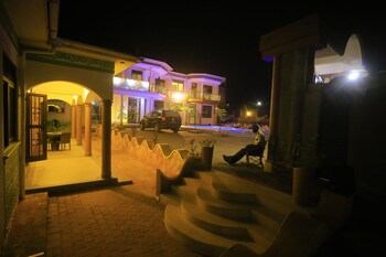 mowicribs hotel and spa