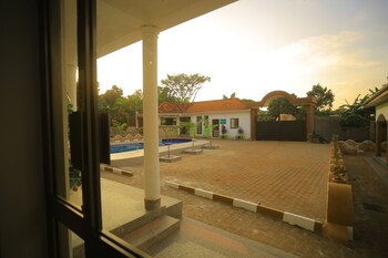 mowicribs hotel and spa