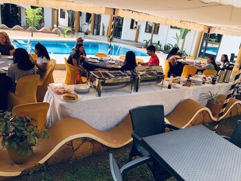 mowicribs hotel and spa