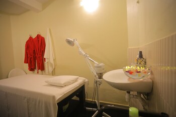 mowicribs hotel and spa