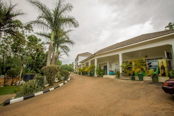Zebra Hotel,Masaka>>Kampala,3 star