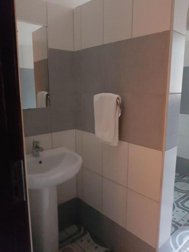 The Explorers Hub,Near The Acacia Mall,3 star