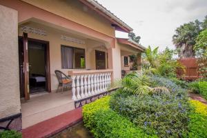 tuzza hotel