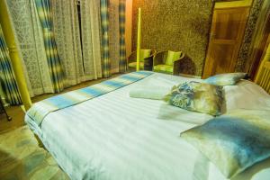 lake bunyonyi eco resort