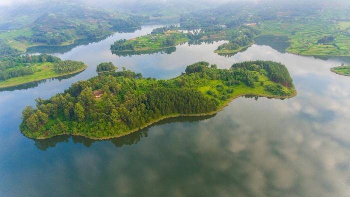 lake bunyonyi eco resort