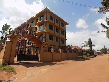 olina hotel and apartments