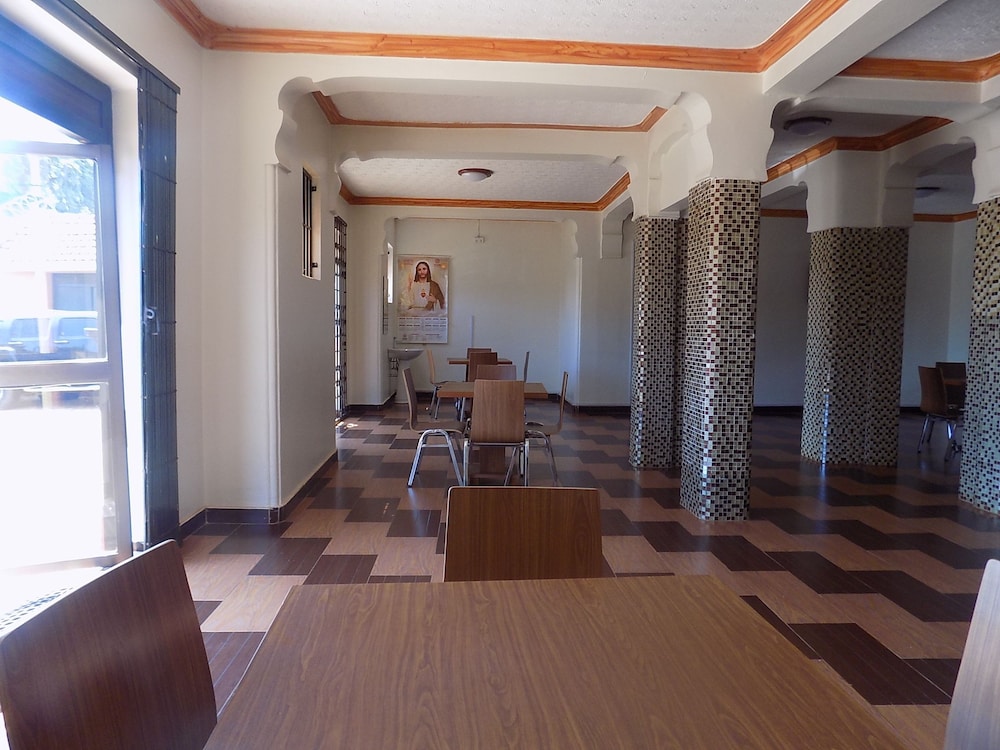 olina hotel and apartments