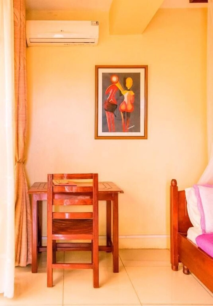 kahondo buffalo hotel