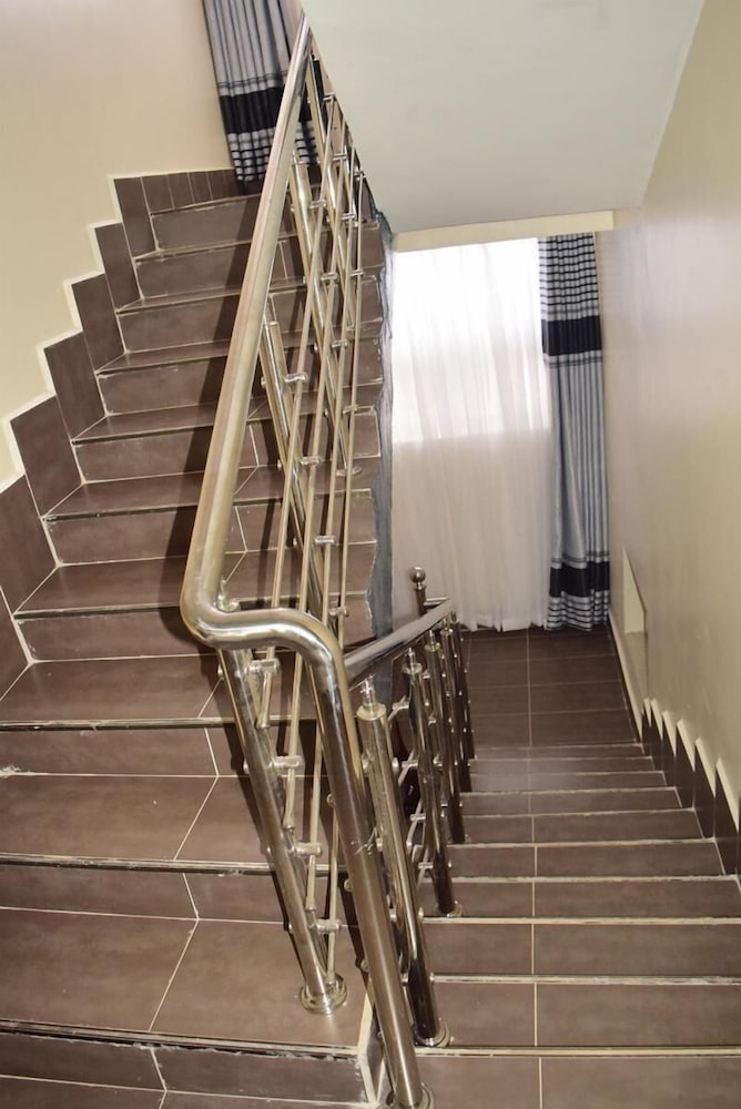 latitude 1 serviced suites