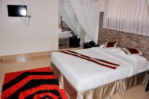 latitude 1 serviced suites