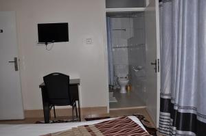 latitude 1 serviced suites