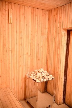 Crystal Suites And Apartments,Central Region>>Kampala,3 star