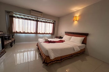 chiang rai grand room hotel