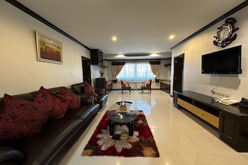 chiang rai grand room hotel