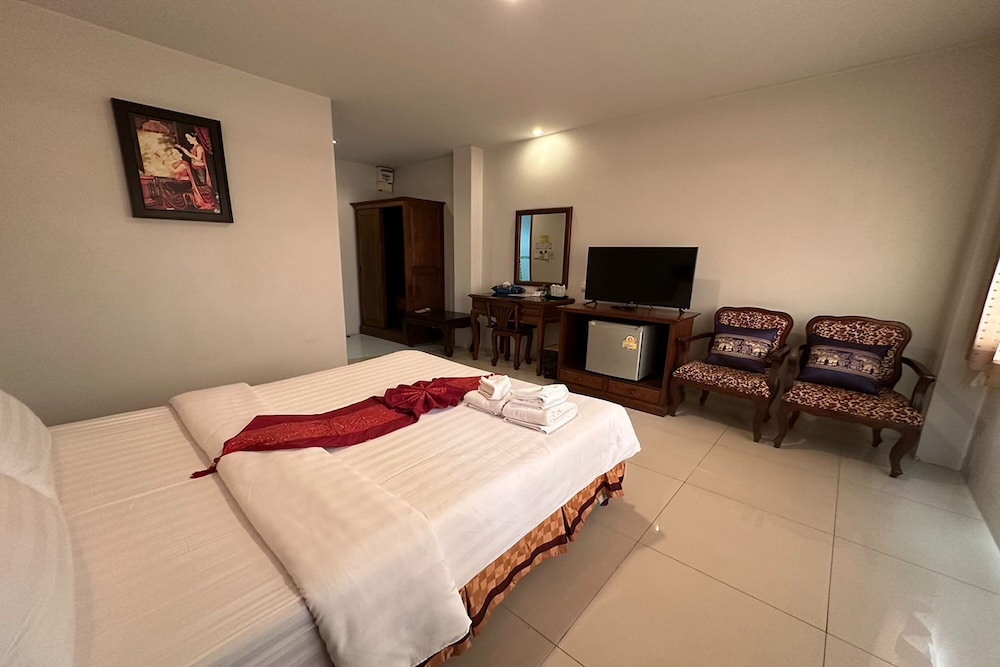 chiang rai grand room hotel