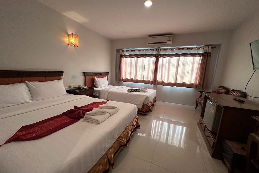 chiang rai grand room hotel